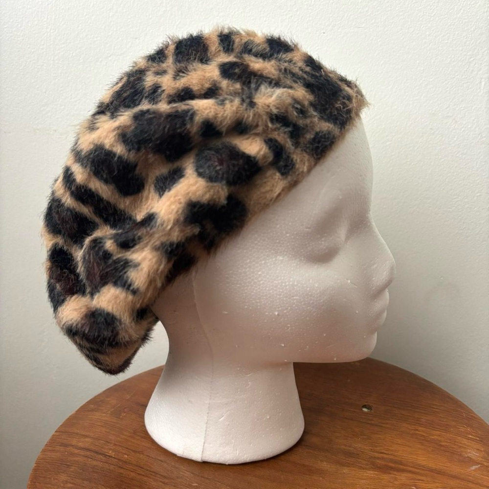 Black and tan leopard print fuzzy faux fur beret - Picture 4 of 8